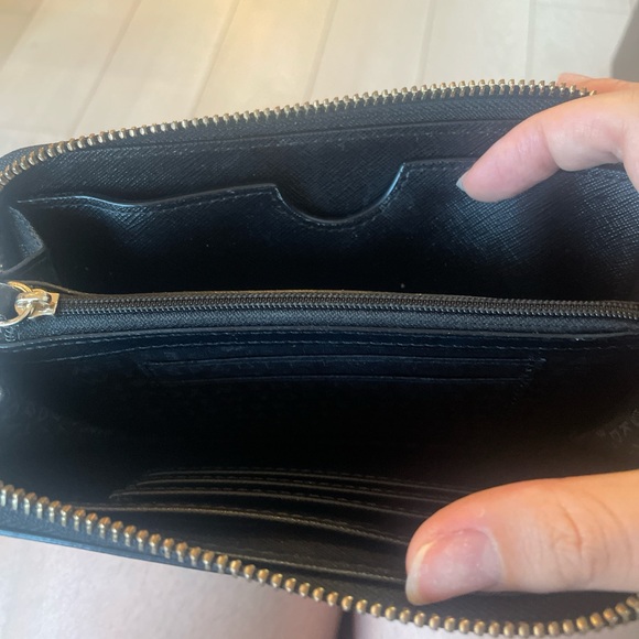 Kate Spade Long Wallet. - Picture 5 of 5